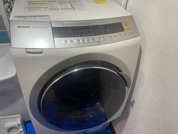 【10年分の汚れ】シャープ製ドラム式洗濯機ES-ZP1 | 台東区での分解掃除事例