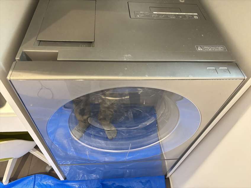 「ほこりだらけ」練馬区での接骨院様のドラム式洗濯機(パナソニックNA-VG2500R)分解掃除事例