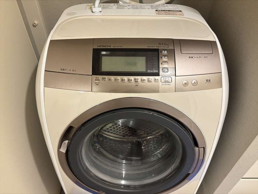 12年分の臭いを解消！荒川区でのドラム式洗濯機(日立BD-V9700)の分解掃除事例