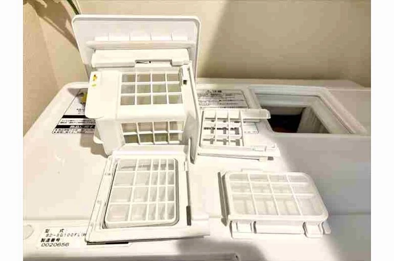    日立の乾燥フィルターは目詰まりしやすい？千代田区でのドラム式洗濯機BD-SX110Fの分解掃除事例   