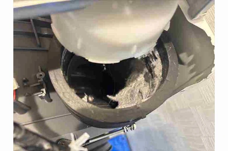    【東芝TW-127XH4】購入半年で異臭が… | 大田区でのドラム式洗濯機分解掃除事例   