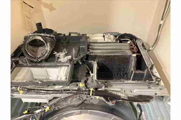    乾燥経路の掃除で失敗？注意点とパナソニック製ドラム式洗濯機の分解掃除事例【千代田区】   