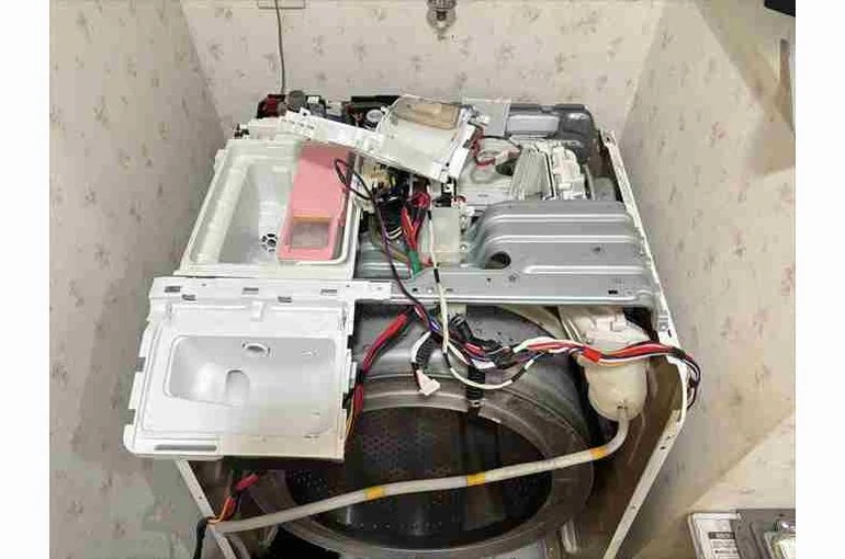    ドラム式洗濯機の【かさ上げ台】設置と分解クリーニング同時施工レポート【目黒区】   