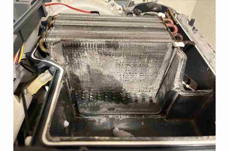    アルミフィン掃除はプロにお任せ | パナソニック製ドラム式洗濯機分解掃除事例【葛飾区】   