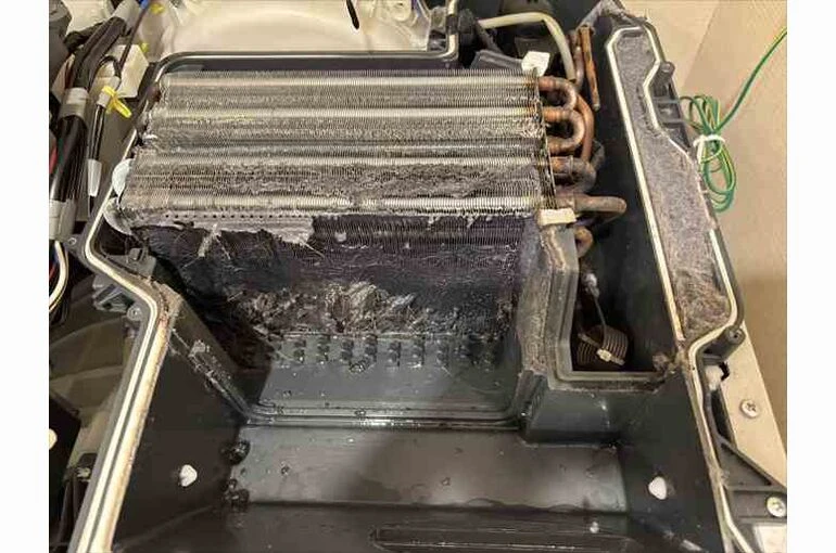    パナソニック製ドラム式の乾燥フィルターに水が溜まる！解決策とプロによるNA-VX900AL分解洗浄事例【大田区】   
