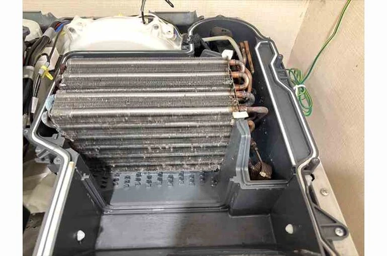    パナソニック製ドラム式の乾燥フィルターに水が溜まる！解決策とプロによるNA-VX900AL分解洗浄事例【大田区】   